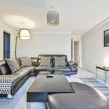 Top Floor Sandbanks Apartment With Free Parking Just Minutes From The Beach And Bars Canford Cliffs Exteriér fotografie