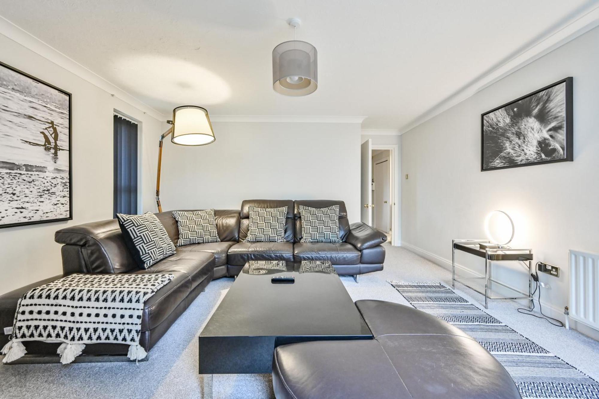 Top Floor Sandbanks Apartment With Free Parking Just Minutes From The Beach And Bars Canford Cliffs Exteriér fotografie